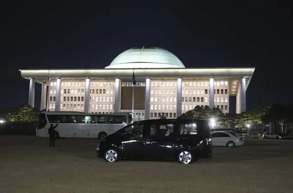 Güney Kore Devlet Başkanı’na tutuklama emri