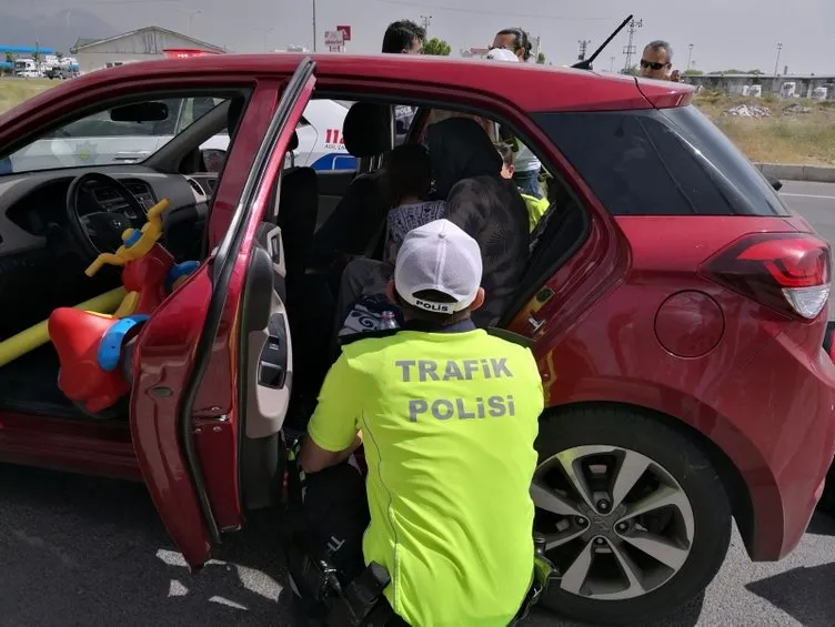 Konya'da dehşete düşüren olay! Çocuğuyla kaçan anneyi polisler kapanla durdurdu