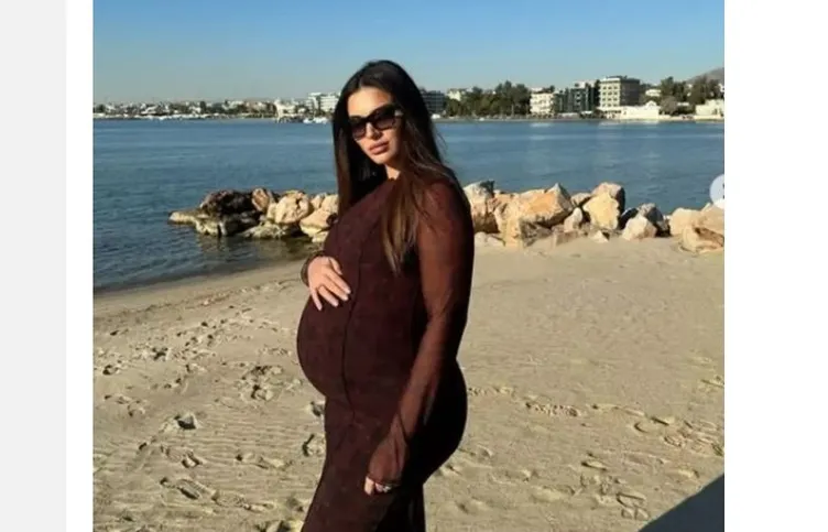 Doğuma günler kala yeni poz geldi! Melisa Aslı Pamuk beğeni yağmuruna tutuldu: Hamilelik en çok sana yakıştı...