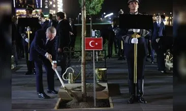Başkan Erdoğan, Semerkant’ta ağaç dikti