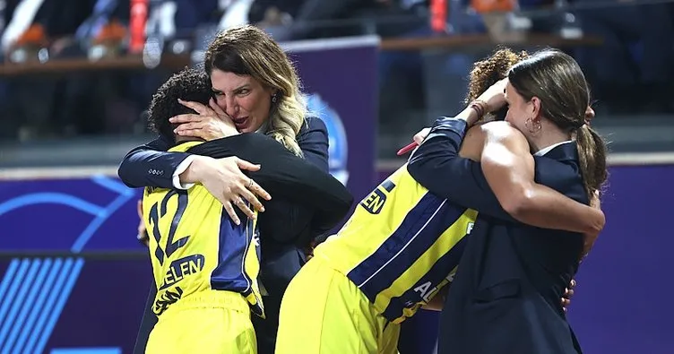 Bakan Bak, Fenerbahçe Kadın Basketbol Takımı’nı kutladı