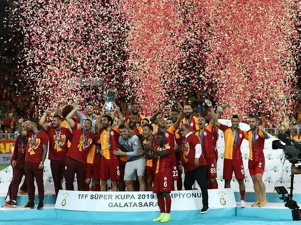 Galatasaraylı futbolcu, Fatih Terim'i çıldırttı!
