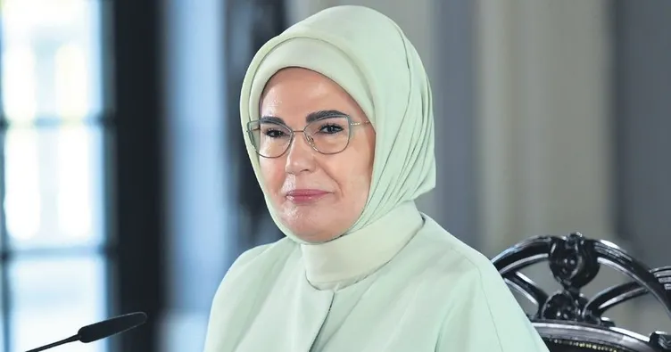 Emine Erdoğan’dan Ebeler Günü paylaşımı