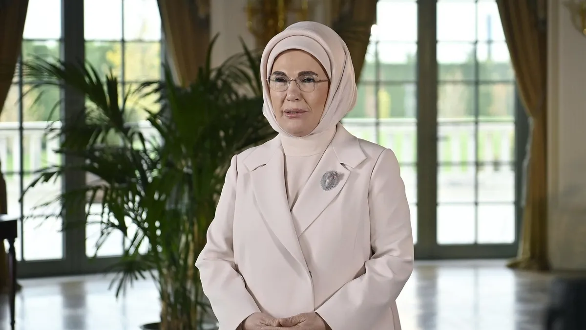 Emine Erdoğan Gönül Elçileri Koruyucu Aile Vizyon Çalıştayı'nda