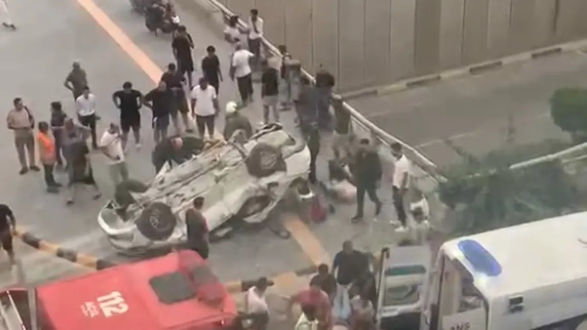 Hatay’da feci kaza: Otomobil bariyerlere çarpıp devrildi! 2 ölü, 3 yaralı Hatay’da feci kaza: Otomobil bariyerlere çarpıp devrildi! 2 ölü, 3 yaralı