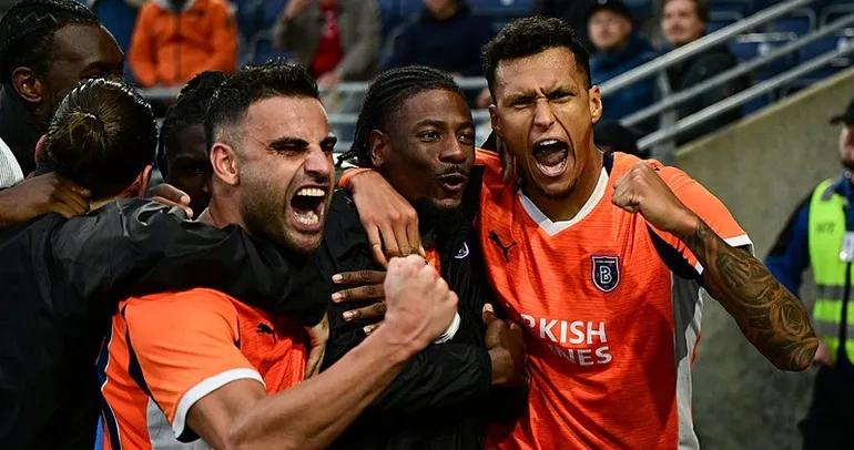 Başakşehir tur için sahaya çıkıyor