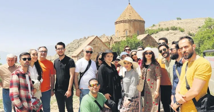 Akdamar’da İranlı turist bereketi