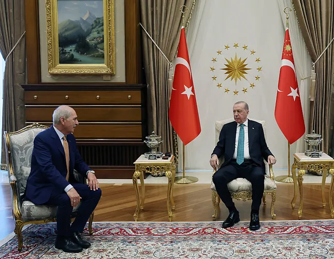 baskan-erdogan-tbmm-baskani-numan-kurtulmusu-cumhurbaskanligi-kulliyesinde-kabul-etti-1786461082617.jpg