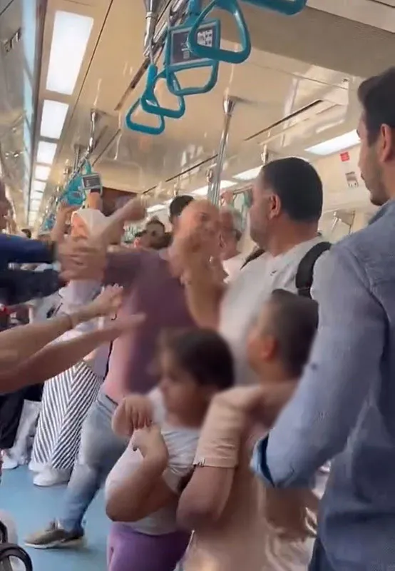 istanbul-maltepede-marmaray-duraginda-cocuklarinin-yaninda-darbedildi-1748639573443.jpg