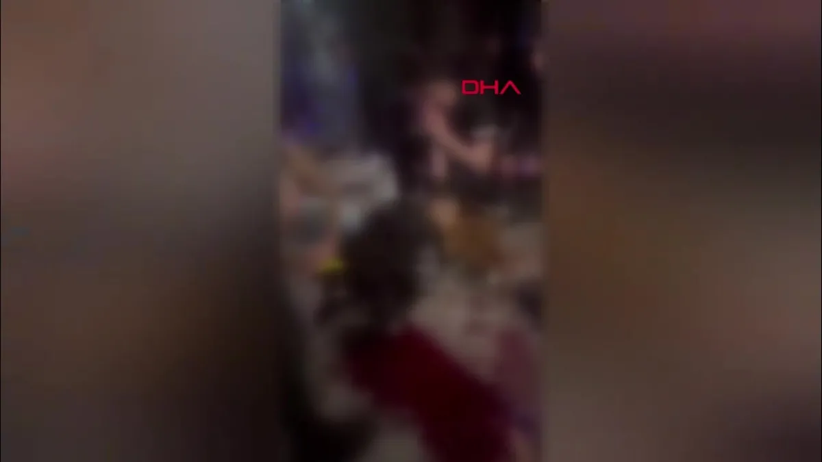 İstanbul Zeytinburnu’nda iki grup arasında bıçaklı kavga kamerada | Video videosunu izle İstanbul Zeytinburnu’nda iki grup arasında bıçaklı kavga kamerada | Video videosunu izle