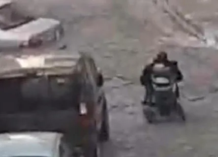 İstanbul’da korkunç olay: Tekerlekli sandalye ile gelip eski eşini vurdu!