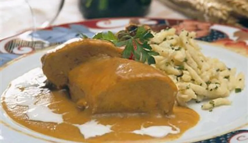 Kırmızı Biberli Tavuk (Macar Mutfağı)