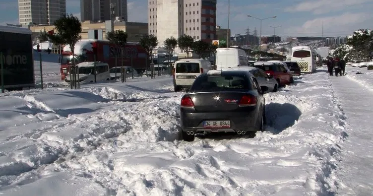 İBB, Hadımköy’de yolu açamayınca bakanlık devreye girdi: Yüzlerce araç mahsur kaldı