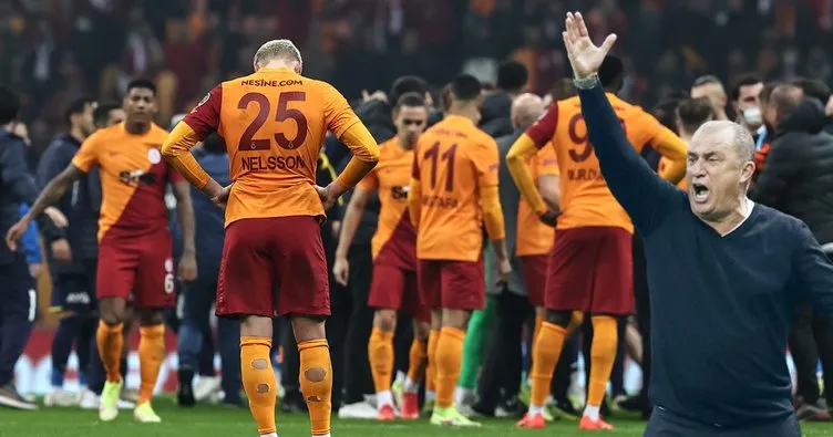 Son dakika: Galatasaray-Fenerbahçe derbisi sonrası Fatih Terim’e şok eleştiri! Bu bir intihar! Halil sevdası...