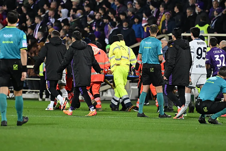 Fiorentina - Inter maçını yarıda bırakan olay! Edoardo Bove bir anda yere yığıldı! Son durumu açıklandı...
