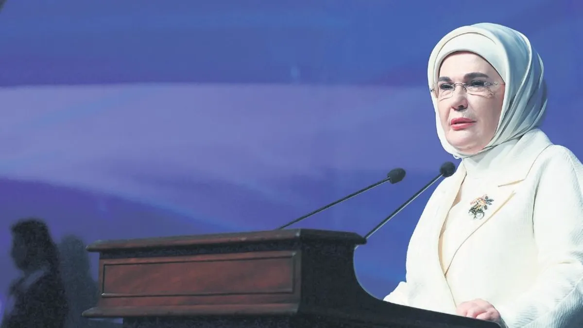 Emine Erdoğan’dan Bakan Kurum’a tebriktebrik