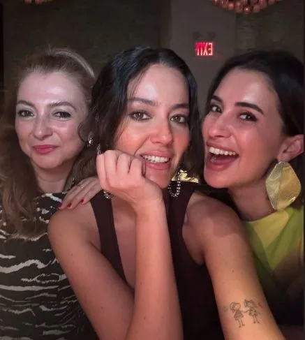 Oyuncu Pelin Akil öğle yemeğinde hangi dünyaca ünlü isimle karşılaştı? O anı Buse Terim böyle ölümsüzleştirdi!