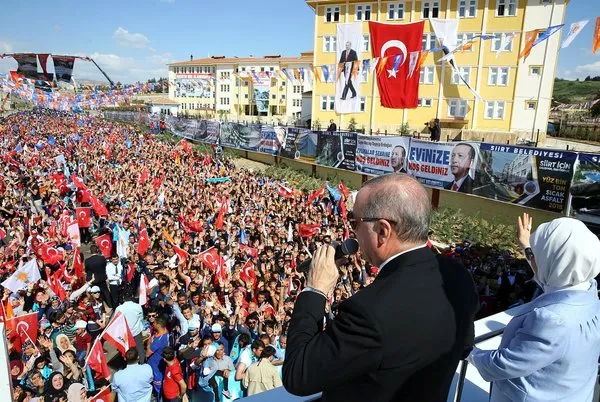Cumhurbaşkanı Erdoğan'ın Siirt 6. Olağan İl Kongresi'nden yansıyan kareleri