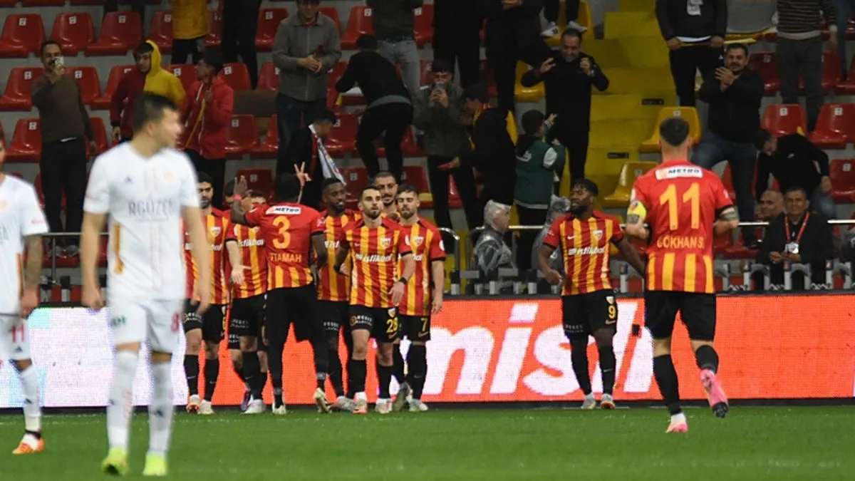 Miguel Cardoso ...                    </div>
                    <div class=