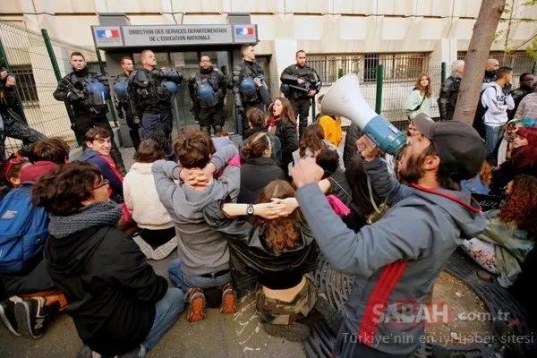 Binlercesi toplandı! Diz çöküp beklediler...