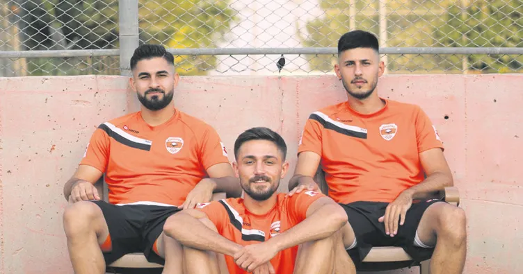 Kaplan sahaya çıkıyor