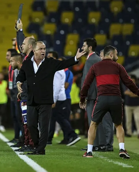 Hıncal Uluç'tan Fatih Terim'e: 'Kovulmayı bekleme, istifa et'