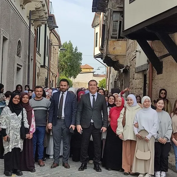 uluslararasi-imam-hatip-kiz-meslek-lisesi-ogrencileri-tarsusun-oren-yerlerini-ziyaret-etti-1706304721108.jpg