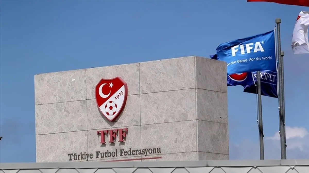 Süper Lig’den 10 kulüp, PFDK’ye sevk edildi! Süper Lig’den 10 kulüp, PFDK’ye sevk edildi!