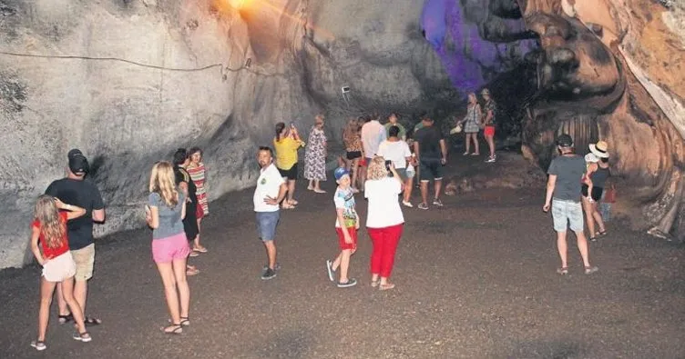 5 milyon yıllık mağara hayran bırakıyor
