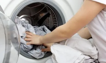 Çamaşır makinesinin içine 4 adet atın! Çamaşırlardaki tüm kıl ve tozları topluyor... İşte tertemiz çamaşırların sırrı