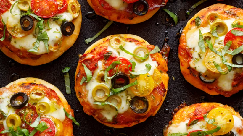 Mini pizza tarifi! Lokmalık lezzet bombası