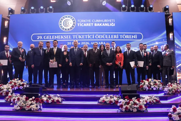 ticaret-bakanligi-bilincli-tuketicileri-odullendirdi-1792494733940.jpg