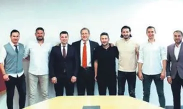 Atina’da rakip Aris