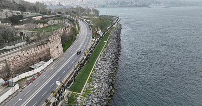 TCG Anadolu gemisine ziyaretçi akını! Kilometrelerce kuyruk oluştu