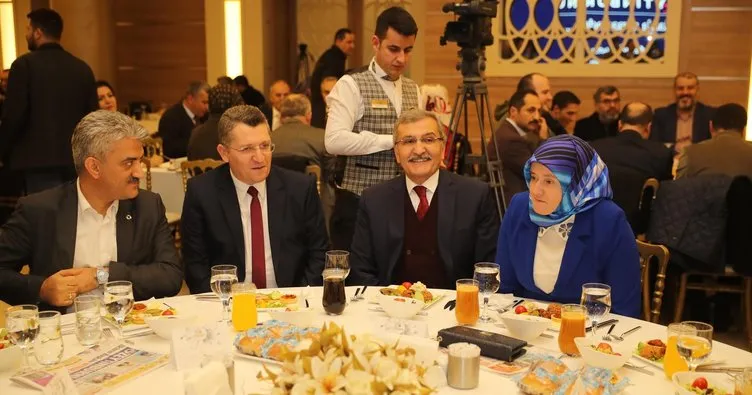 Zeytinburnu Belediye Başkanı Murat Aydın’a “Veda Yemeği”