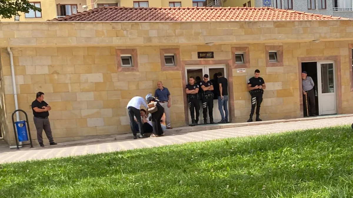 Çorum’da bir kişi cami tuvaletinde ölü bulundu Çorum’da bir kişi cami tuvaletinde ölü bulundu