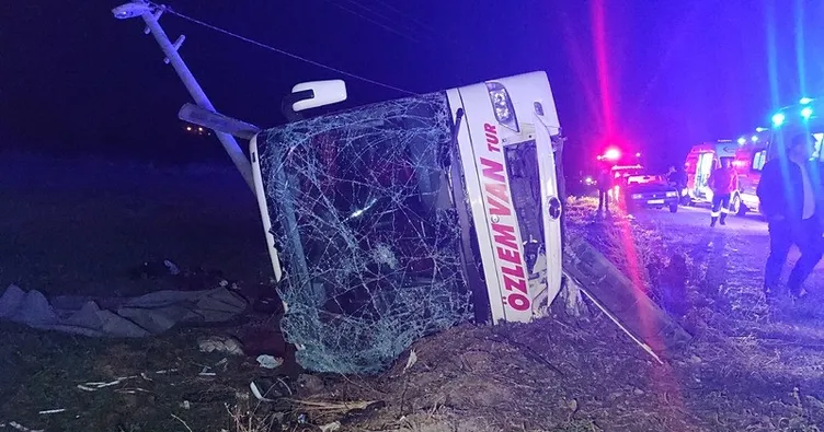 Van’da yolcu otobüsü devrildi: 28 yaralı