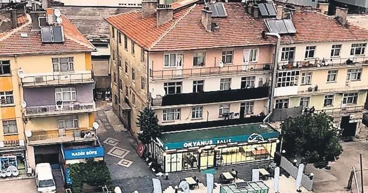Konya’da 4 katlı bina çöktü