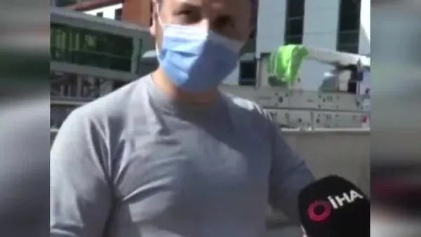 Kocaeli'de kurban keserken yaklaşan arıyı bıçaklamaya çalışan vatandaş kendini yaraladı | Video