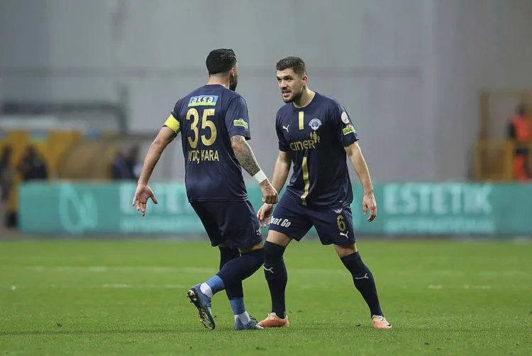 super-ligde-kasimpasanin-konugu-alanyaspor-macta-ucuncu-gol-canli-1707056562784.jpg