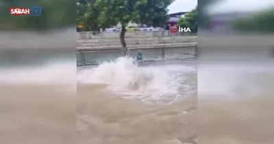 Su borusu patladı! Yollar göle döndü