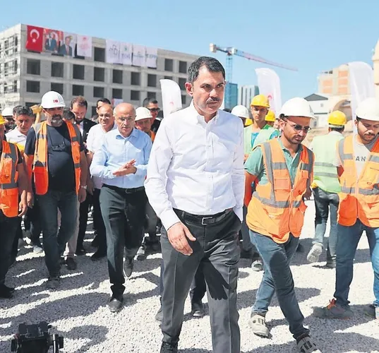 23-milyon-riskli-konut-donusturuldu-1760119846342.jpeg