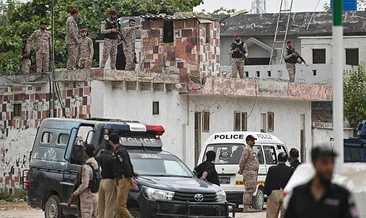 Pakistan’da askeri karargaha kanlı saldırı: 3 güvenlik görevlisi yaşamını yitirdi