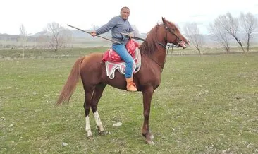 Erzurum’da cirit sahasında acı olay! At üstünde kalp krizi geçiren sporcu hayatını kaybetti #erzurum