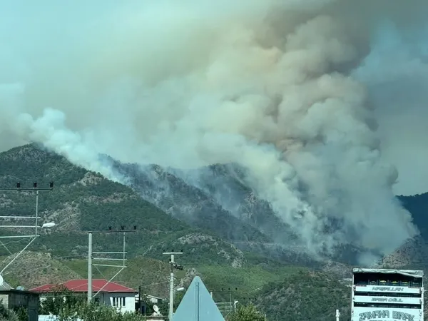 bozyazidaki-orman-yanginina-230-personel-66-kara-araci-2-ucak-ve-5-helikopterle-mudahale-1788880919855.jpg