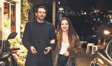 ‘Komşumla semti turluyoruz’