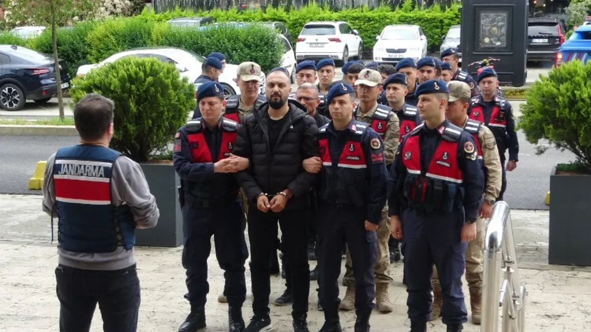 500 milyonluk siber vurgun ağı çökertildi: 12 şüpheli adliyeye sevk edildi 500 milyonluk siber vurgun ağı çökertildi: 12 şüpheli adliyeye sevk edildi