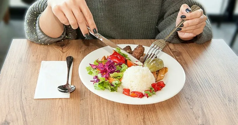 ruyada yemek yemek ne anlama gelir ve nasil tabir edilir ruyada yemek yapmak manasi nedir ruya tabirleri haberleri