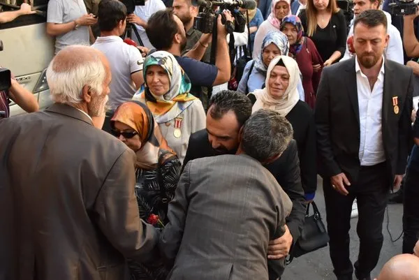 Kanser hastası annenin HDP isyanı: Ben çocuklarımı onlar için doğurmadım! Yeter artık.