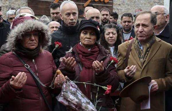 Reina katliamında hayatını kaybedenler anıldı